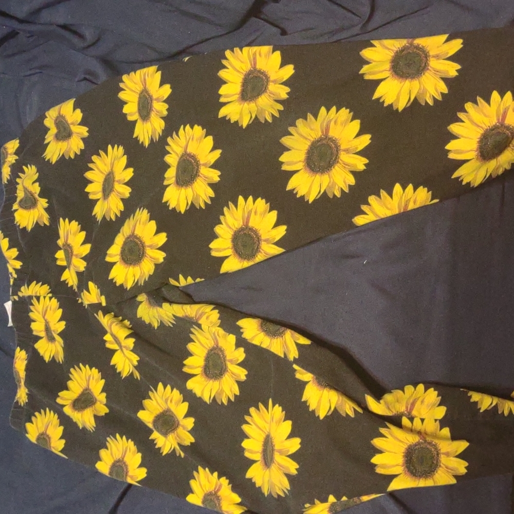 No boundaries sunflower leggings